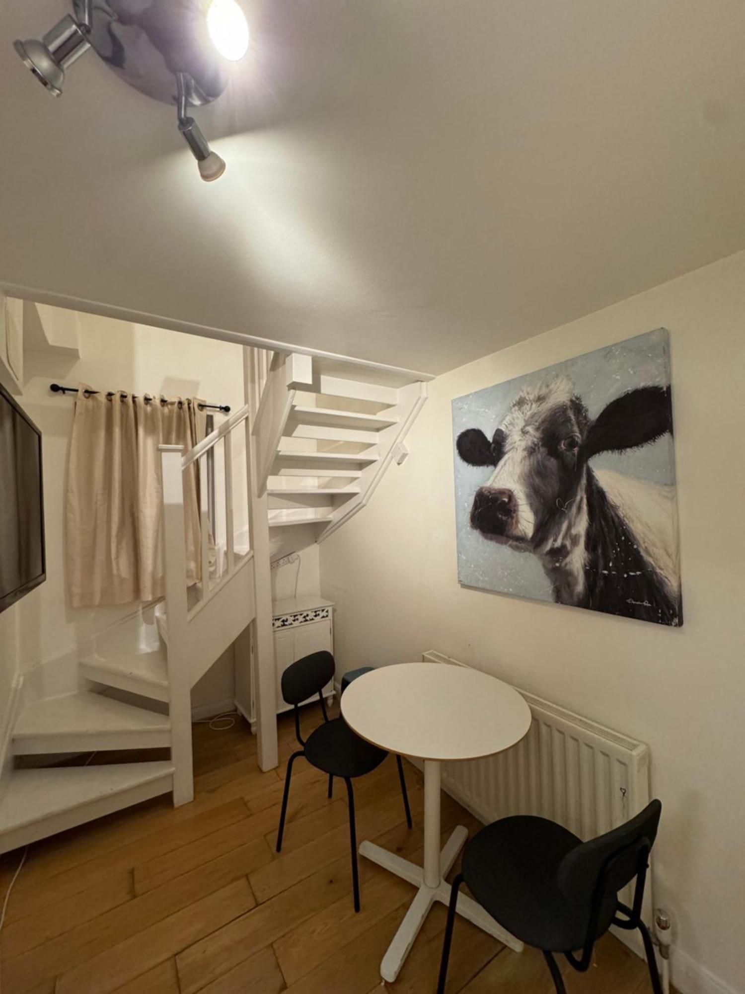 Cozy Near * London