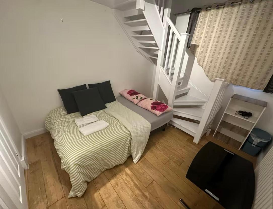Cozy Near * London